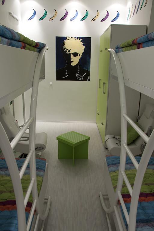 Pop Art Hostel Belgrade Room photo